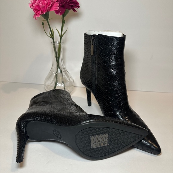 Michael Kors boots - Picture 2 of 3